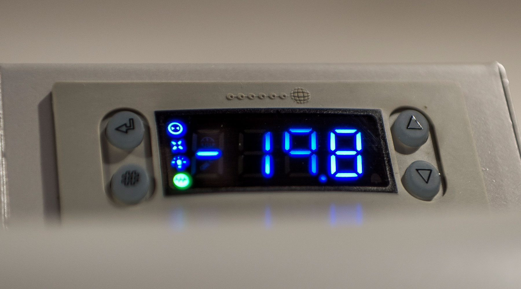 Refrigeration & Air Conditioning Specialists 01539 724741 Blue